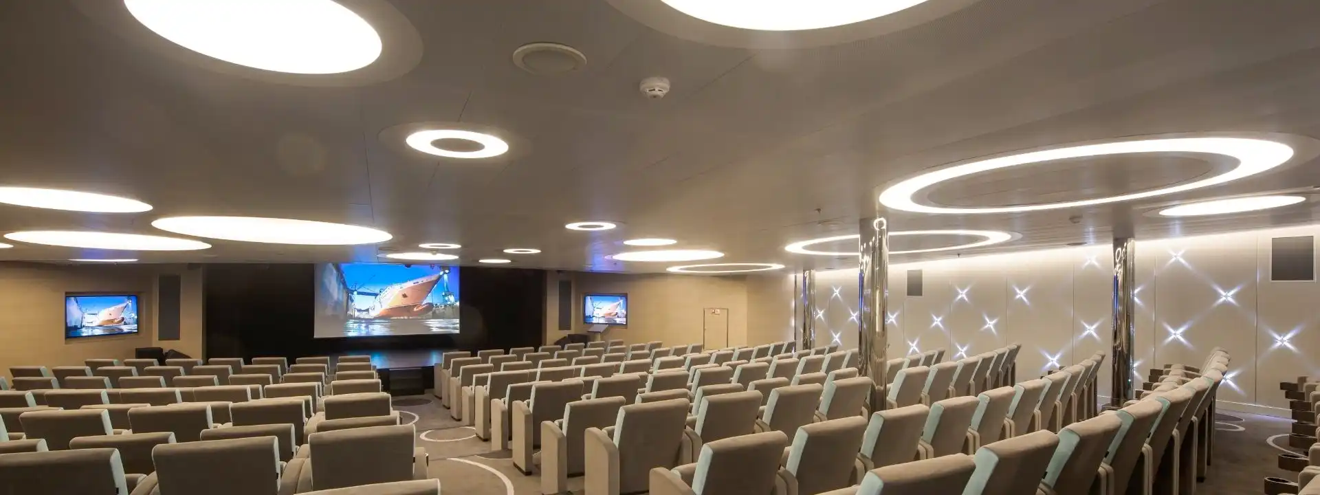 THEATRE-LITERATURE-THEMED-CRUISES-ponant-slider